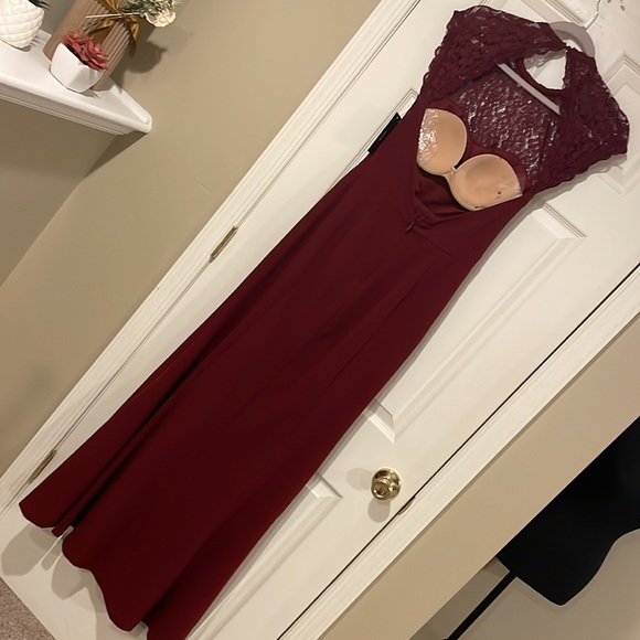 Lulu’s Burgundy Open Back, Cap Sleeve Gown - Picture 6 of 11